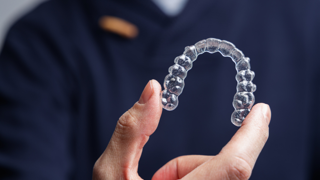 Consigue una sonrisa perfecta sin brackets con Invisalign y Spark. Descubre la ortodoncia invisible en Santiago de Compostela.